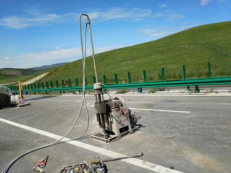 青山湖公路地基基础注浆加固